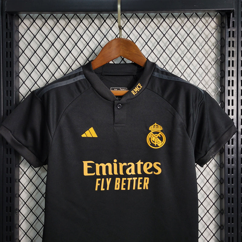 Conjunto Infantil Real Madrid lll 2023/24 Preto - Modelo Torcedor