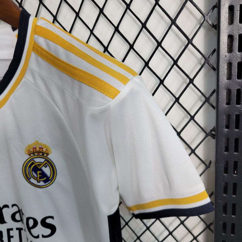 Conjunto Infantil Real Madrid l 2023/24 Branco - Modelo Torcedor